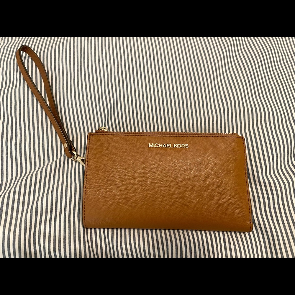 Authentic Michael Kors Smartphone Wallet